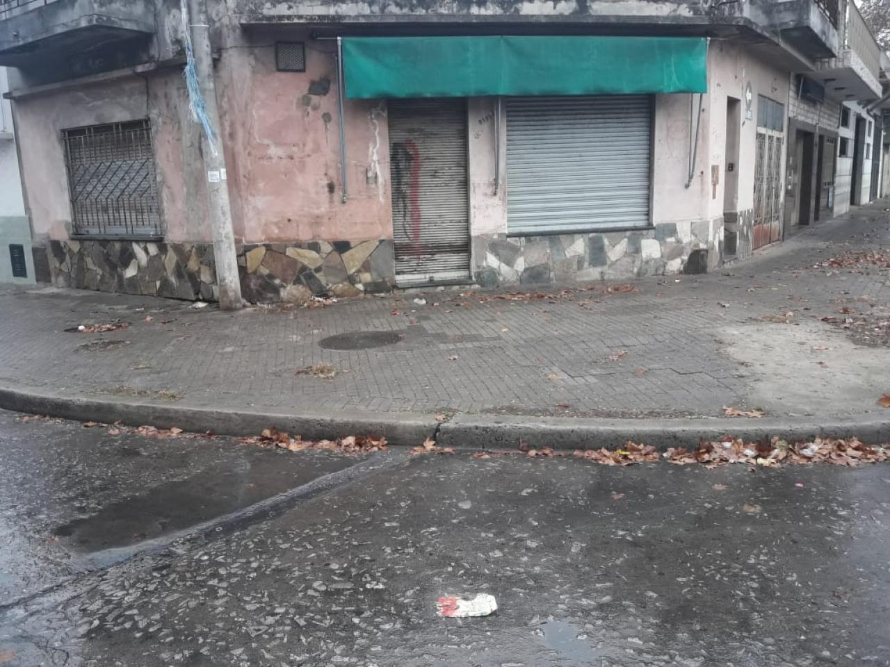 CASA DOS DORMITORIOS, SALON Y COCHERA  ZONA SUR — foto 2