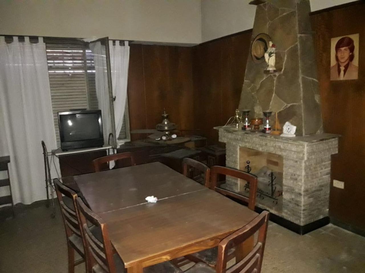 CASA DOS DORMITORIOS, SALON Y COCHERA  ZONA SUR — foto 8