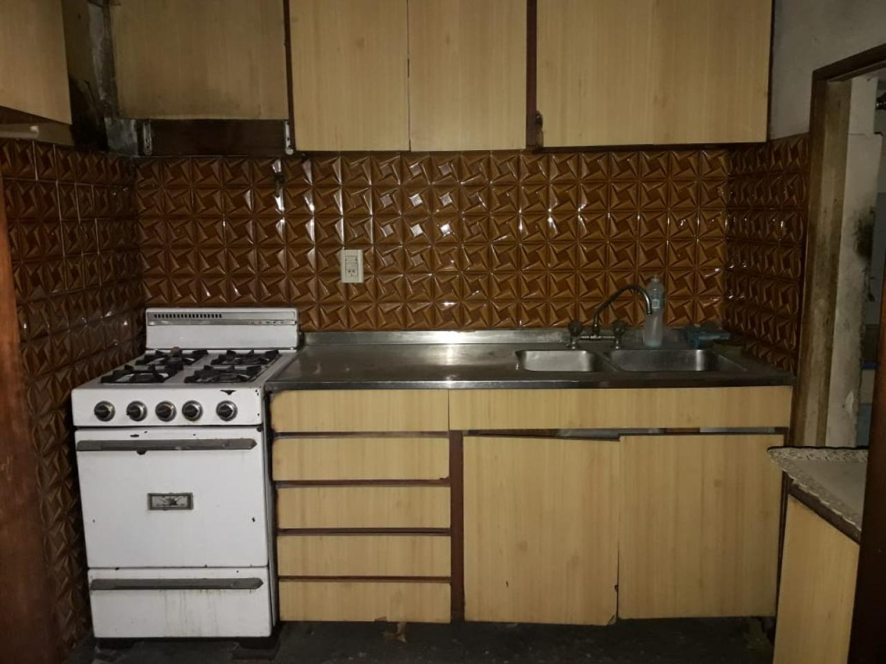 CASA DOS DORMITORIOS, SALON Y COCHERA  ZONA SUR — foto 10