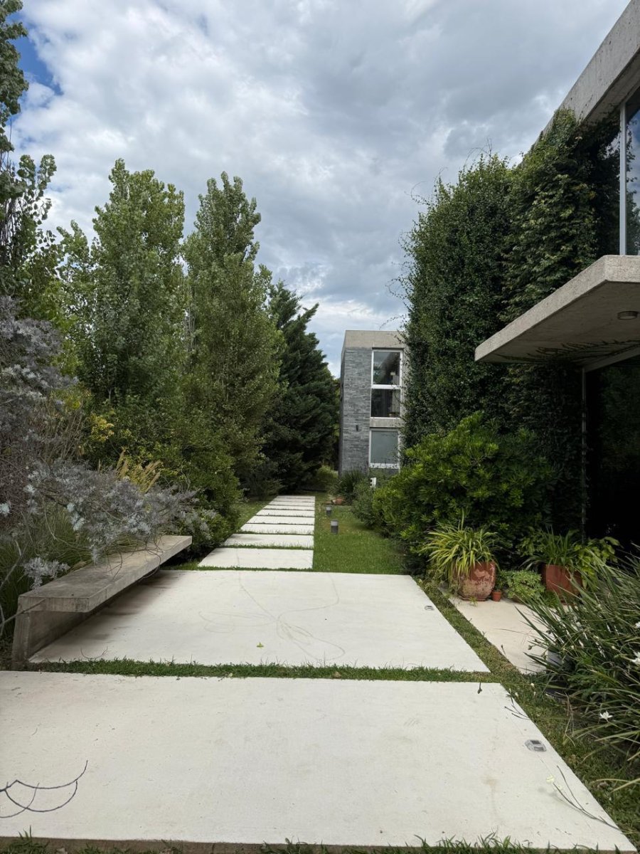 Funes: Kentucky Club de Campo - Casa de 4 dormitorios y 4 cocheras de alta gama, Santa Fe, Argentina - 4