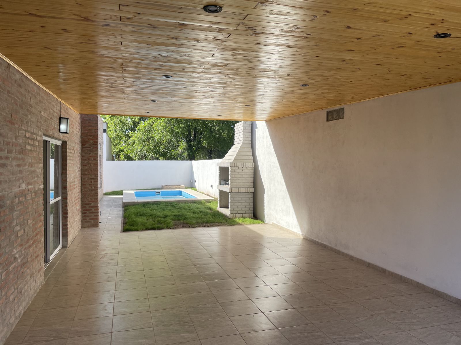 Hermosa casa con pileta - 3