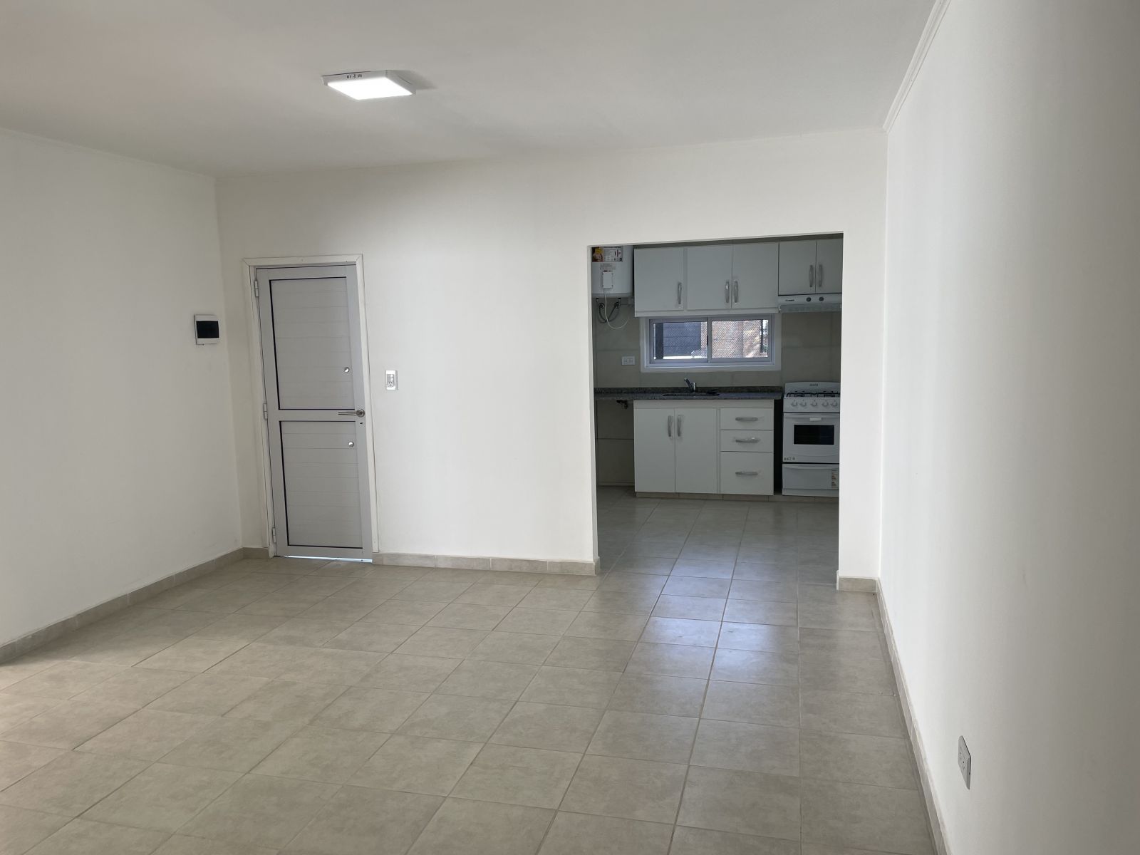 Hermosa casa con pileta - 9