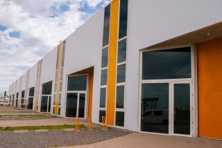 Galpones / Depósitos - Funes - Venta