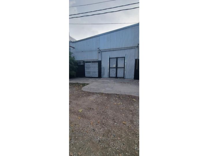 Galpones / Dep�sitos - Roldan -  Alquiler