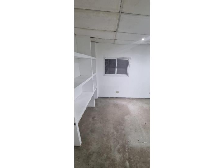 Galpones / Dep�sitos - Roldan -  Alquiler