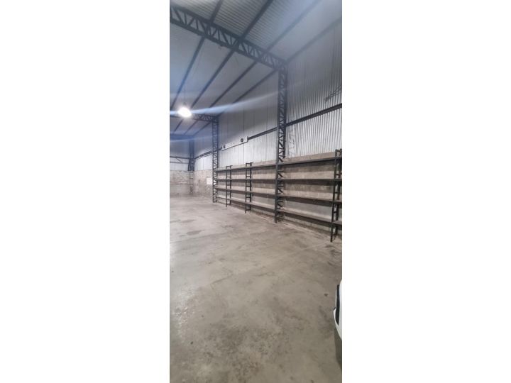 Galpones / Dep�sitos - Roldan -  Alquiler