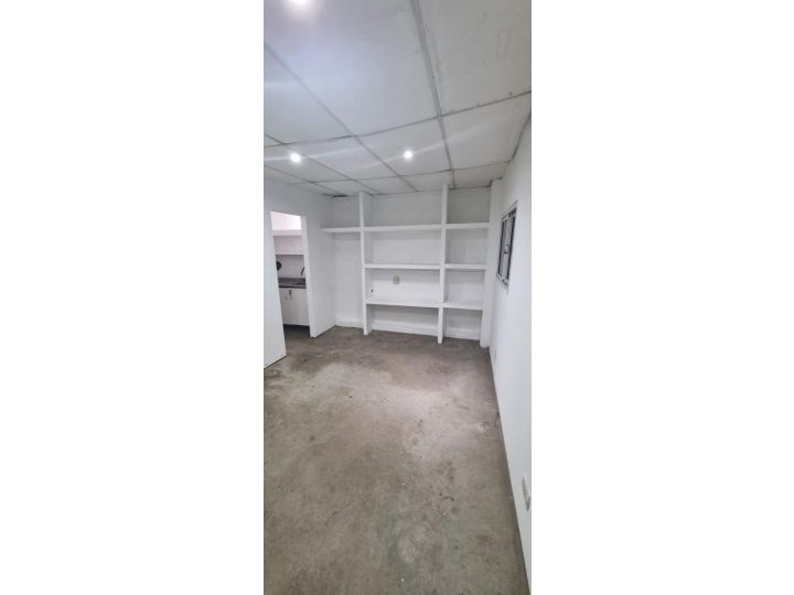 Galpones / Dep�sitos - Roldan -  Alquiler