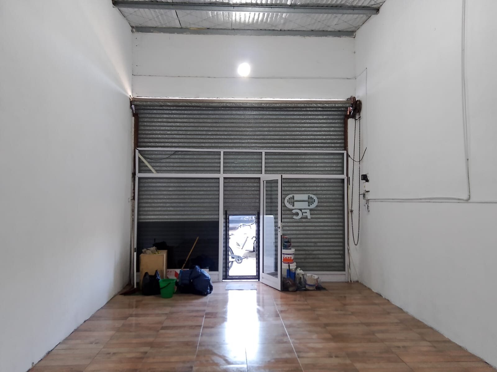ALQUILER LOCAL COMERCIAL FLORENCIO VARELA - 2