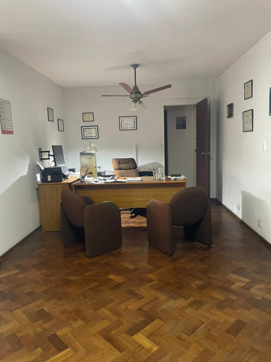 Semipiso 3 dormitorios Zona Centro, Patio interno y Cochera en Edificio - 11