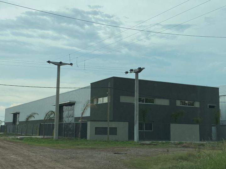 Galpones / Dep�sitos - Roldan - Venta