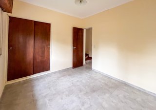 Departamentos de pasillo - Roldan - Venta