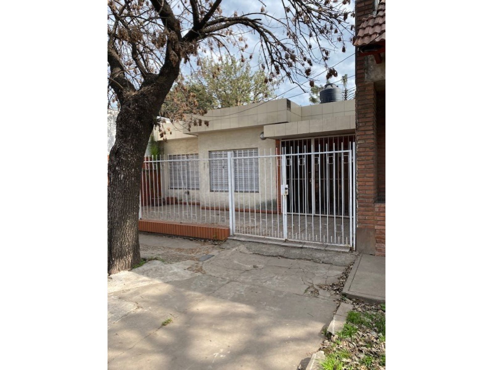 J.B. ALBERDI Nº 255- Puerto Gral. San Martín — foto 2