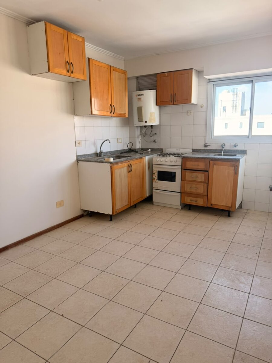 H Irigoyen 1573 Piso 8 Dto A - 2