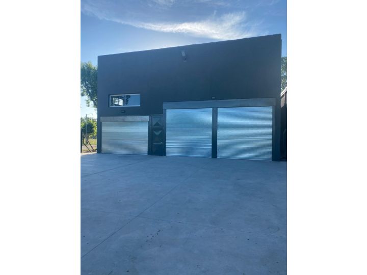 Galpones / Depósitos - Roldan - Venta