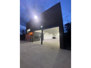 Galpones / Depósitos - Roldan - Venta