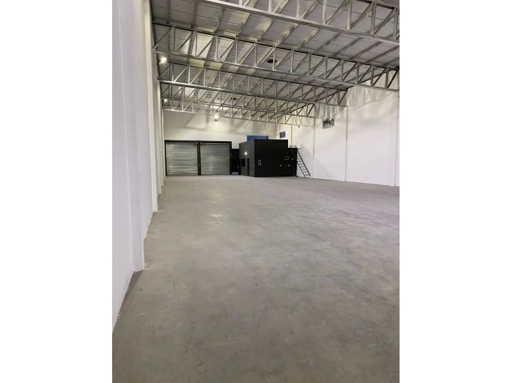 Galpones / Depósitos - Roldan - Venta