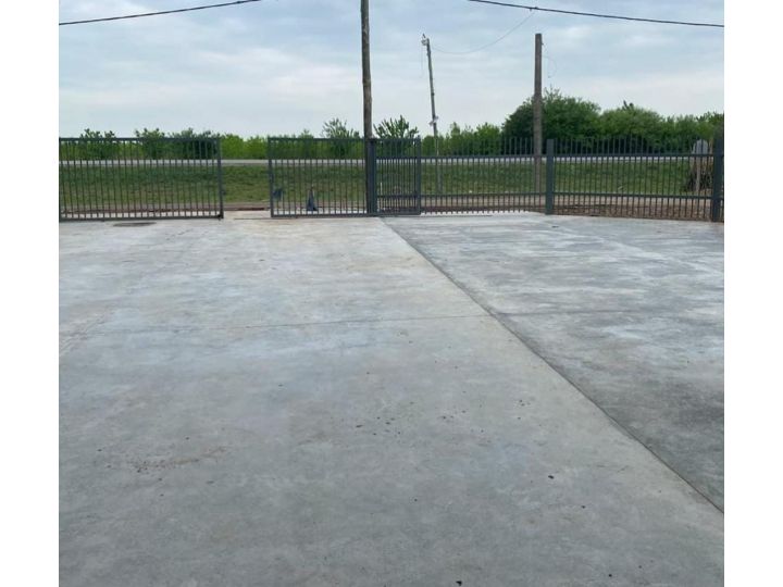 Galpones / Depósitos - Roldan - Venta