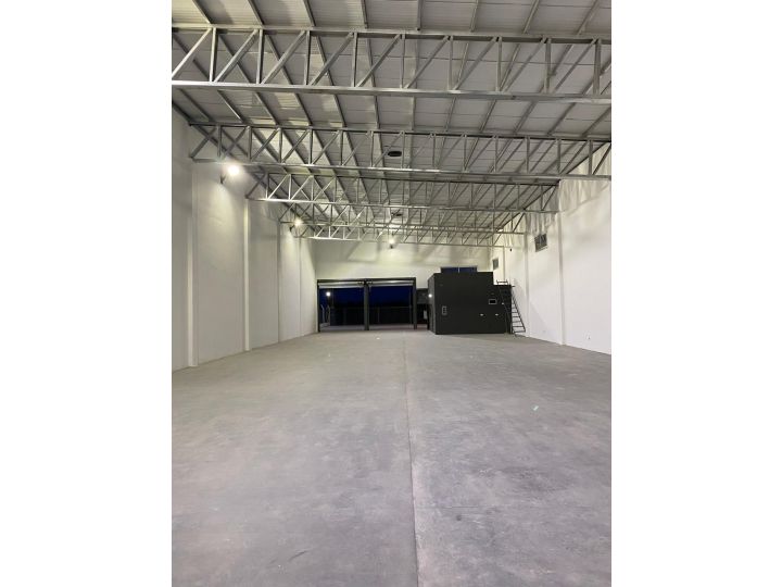 Galpones / Depósitos - Roldan - Venta