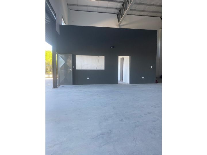 Galpones / Depósitos - Roldan - Venta