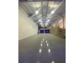 Galpones / Depósitos - Funes - Venta