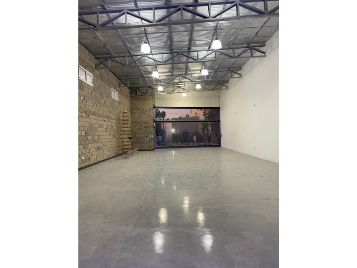 Galpones / Depósitos - Funes - Venta