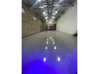 Galpones / Depósitos - Funes - Venta