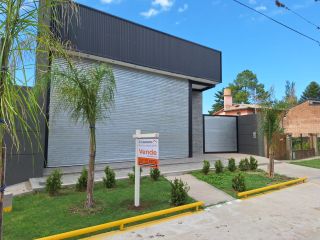 Galpones / Depósitos - Funes - Venta