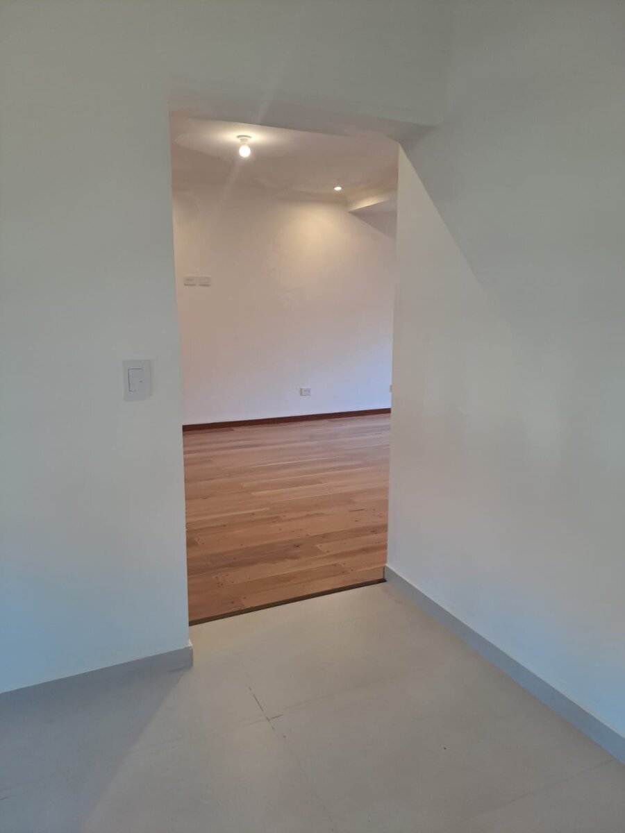 Casa de 3 dormitorios ,comodin, patio, quincho, cochera doble. Del Valle de Ibearlucea 640 — foto 7