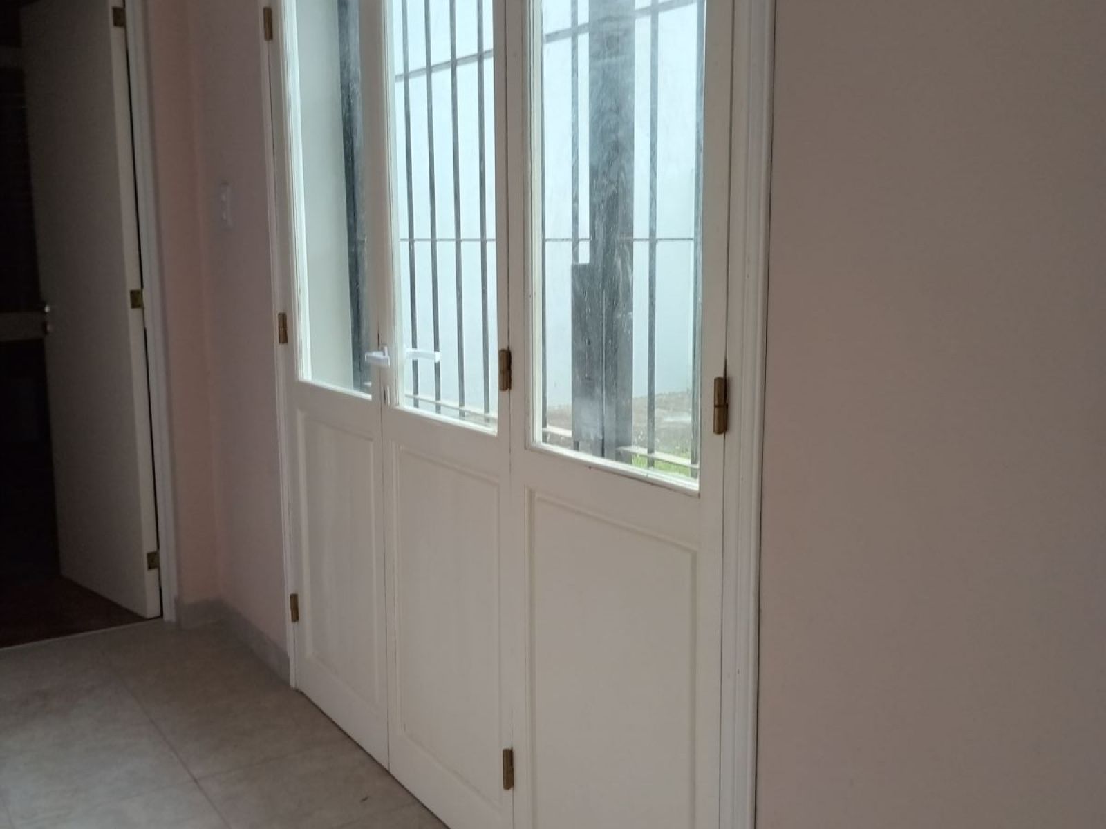 ALQUILER en ciudad de PEREZ Casa Interna de 1 dormitorio. Excelente estado. — foto 2