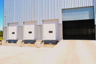 Galpones / Depósitos - Alvear - Alquiler