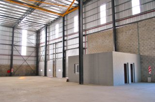 Galpones / Depósitos - Alvear - Alquiler