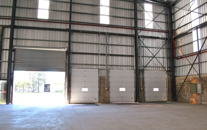 Galpones / Depósitos - Alvear - Alquiler