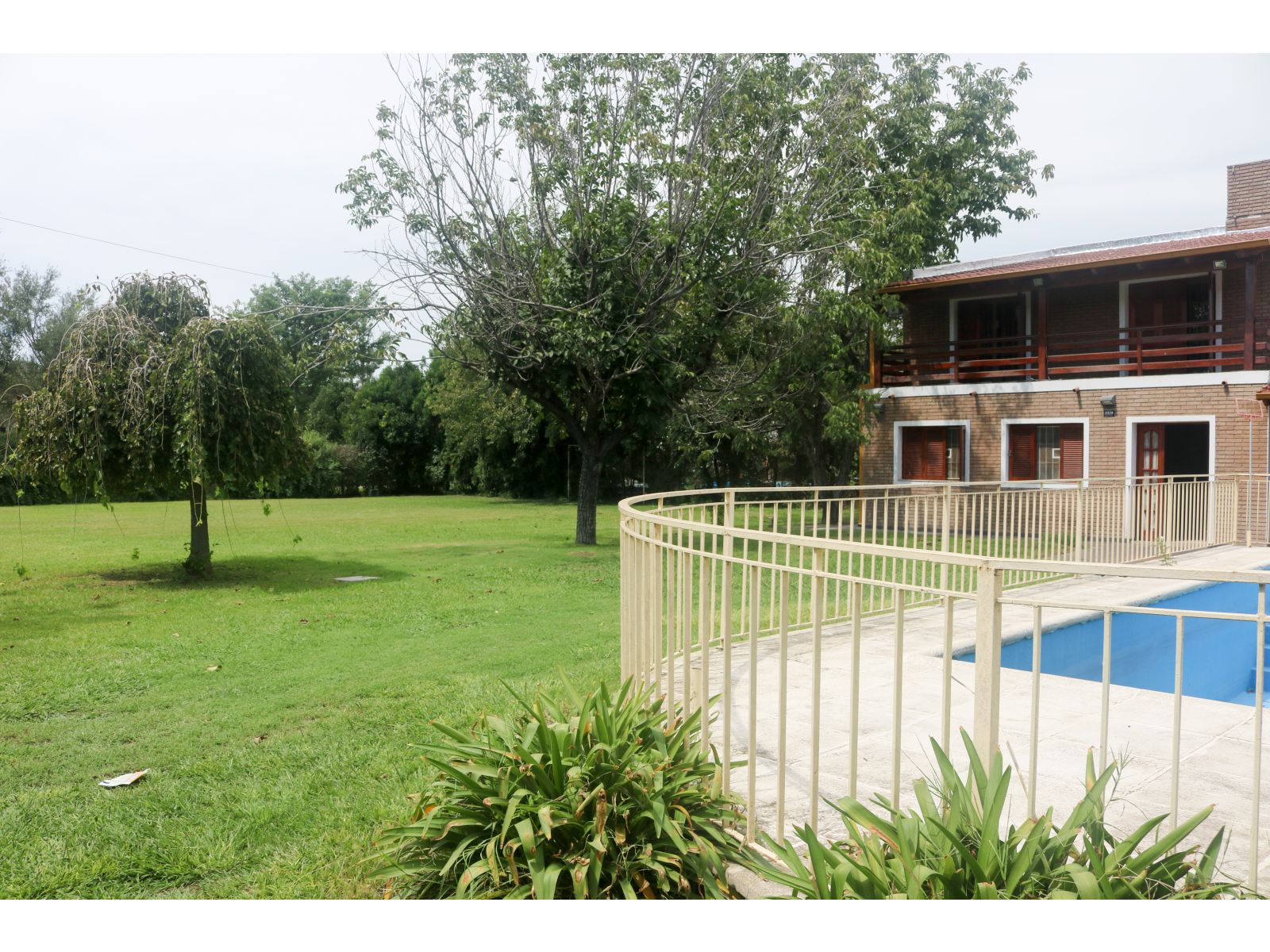 Hermosa casa en alquiler amoblada en Pueblo Esther. Piscina — foto 4