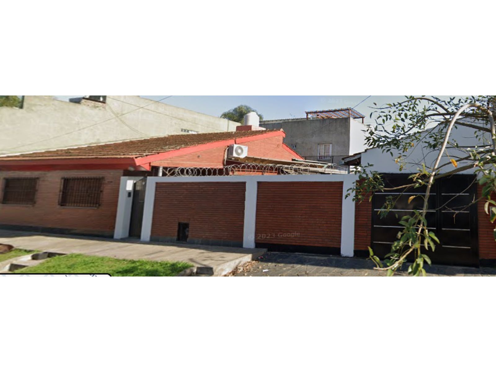 CASA 3 AMBIENTES MORON - 1