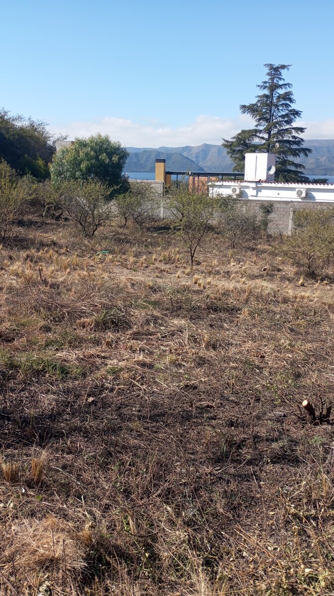 VENDO LOTE , A 10 MINUTOS DE CARLOS PAZ, BARRIO CERRADO " VILLA LAGO AZUL" - Imagen 4