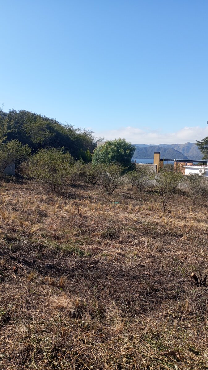VENDO LOTE , A 10 MINUTOS DE CARLOS PAZ, BARRIO CERRADO " VILLA LAGO AZUL" - Imagen 2