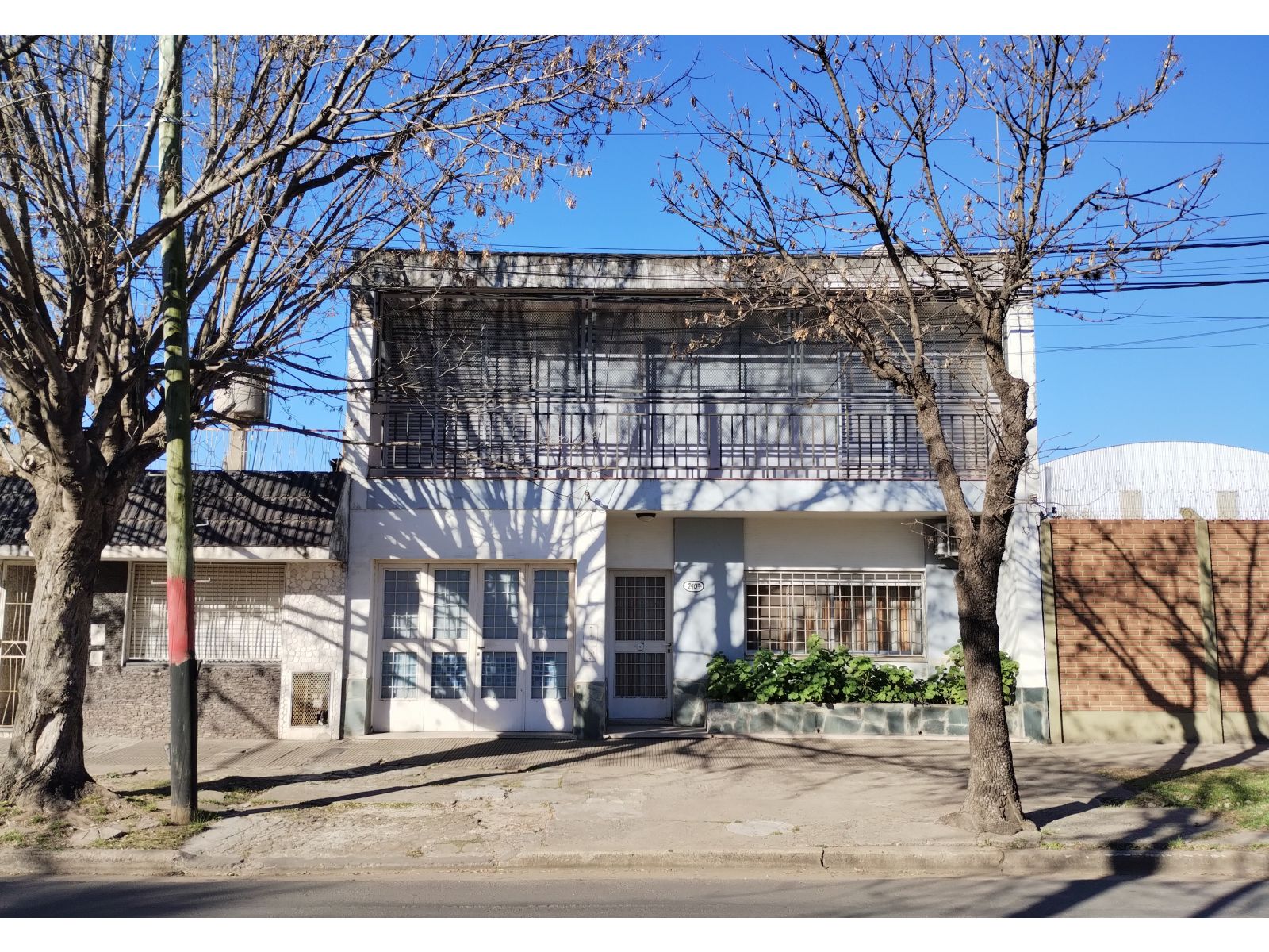 VENTA Casa 2 Plantas con Cochera # Matienzo 2407 - 2