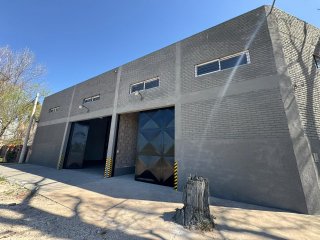 Galpones / Dep贸sitos - Roldan - Venta