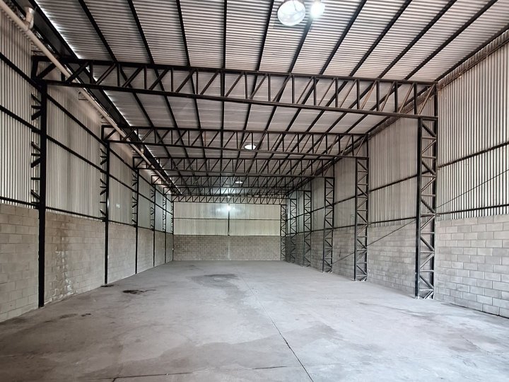 Galpones / Dep贸sitos - Roldan - Alquiler