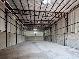 Galpones / Dep贸sitos - Roldan - Alquiler