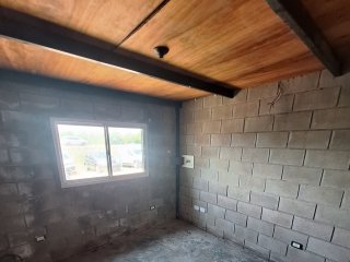 Galpones / Dep贸sitos - Roldan - Alquiler