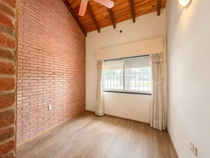 Casas - Funes - Venta