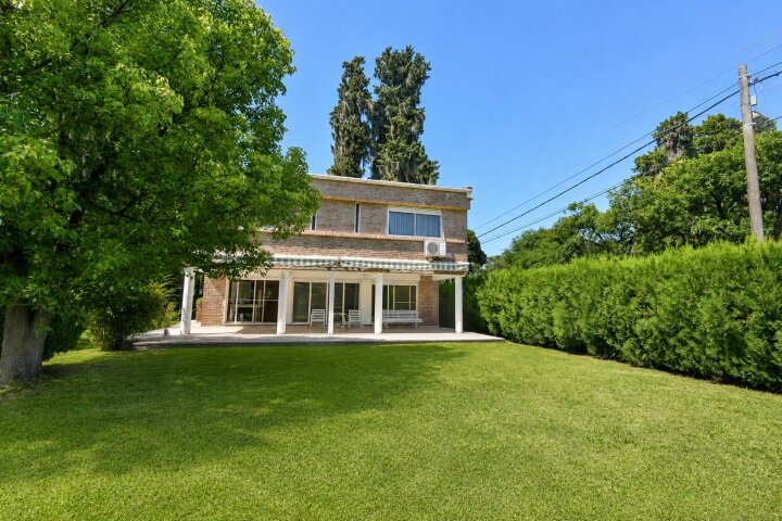Casas - Funes - Venta