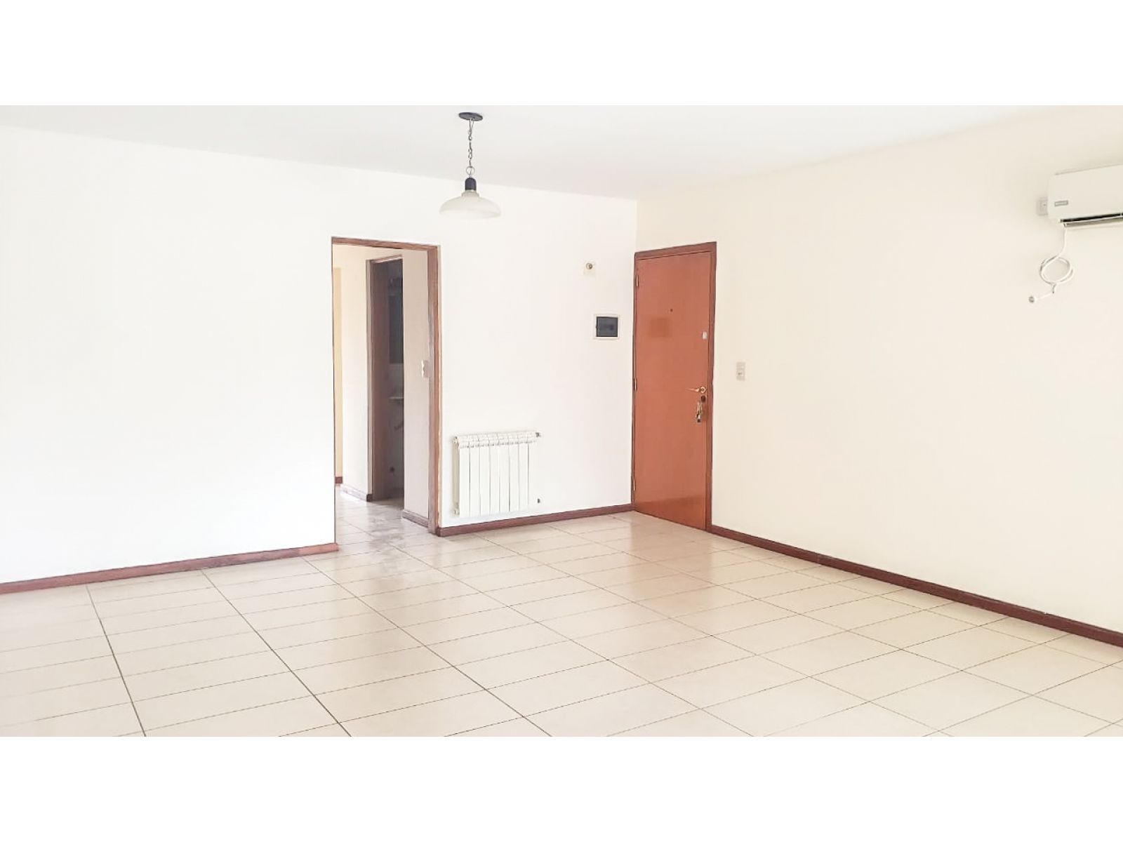 Departamento de 2 dormitorios y cochera - Bv. Urquiza al 500 — foto 2