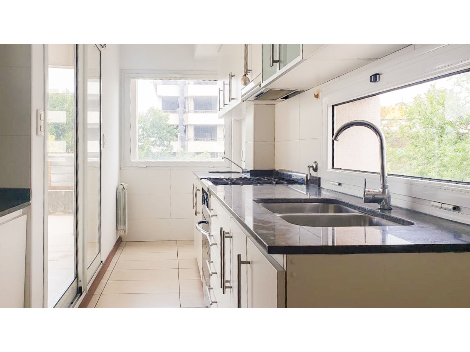 Departamento de 2 dormitorios y cochera - Bv. Urquiza al 500