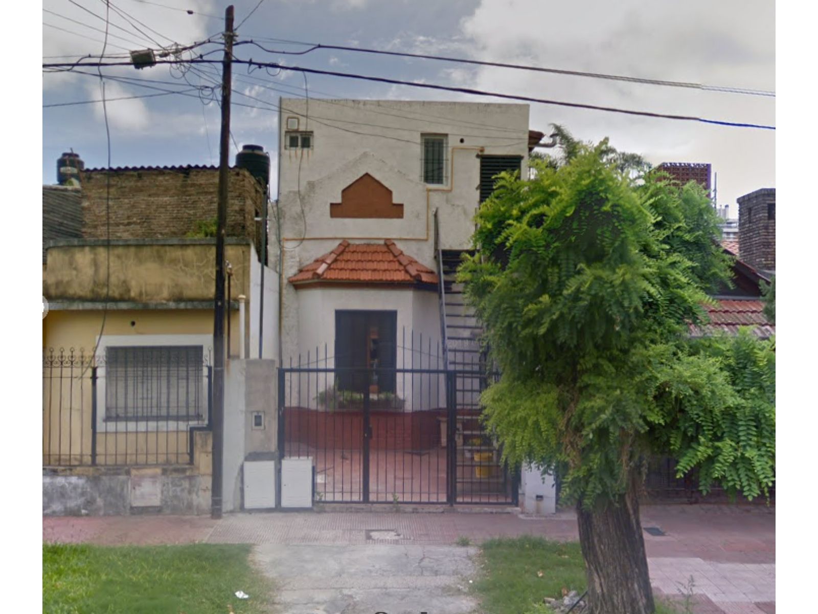 CASA EN VENTA AGRELO 2333 DE DOS DORMITORIO CON COCHERA Y PLANTA ALTA - 2