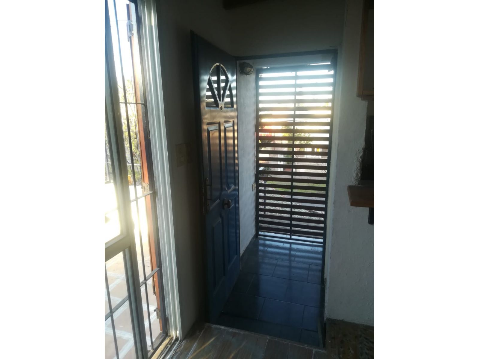CASA EN VENTA AGRELO 2333 DE DOS DORMITORIO CON COCHERA Y PLANTA ALTA - 5