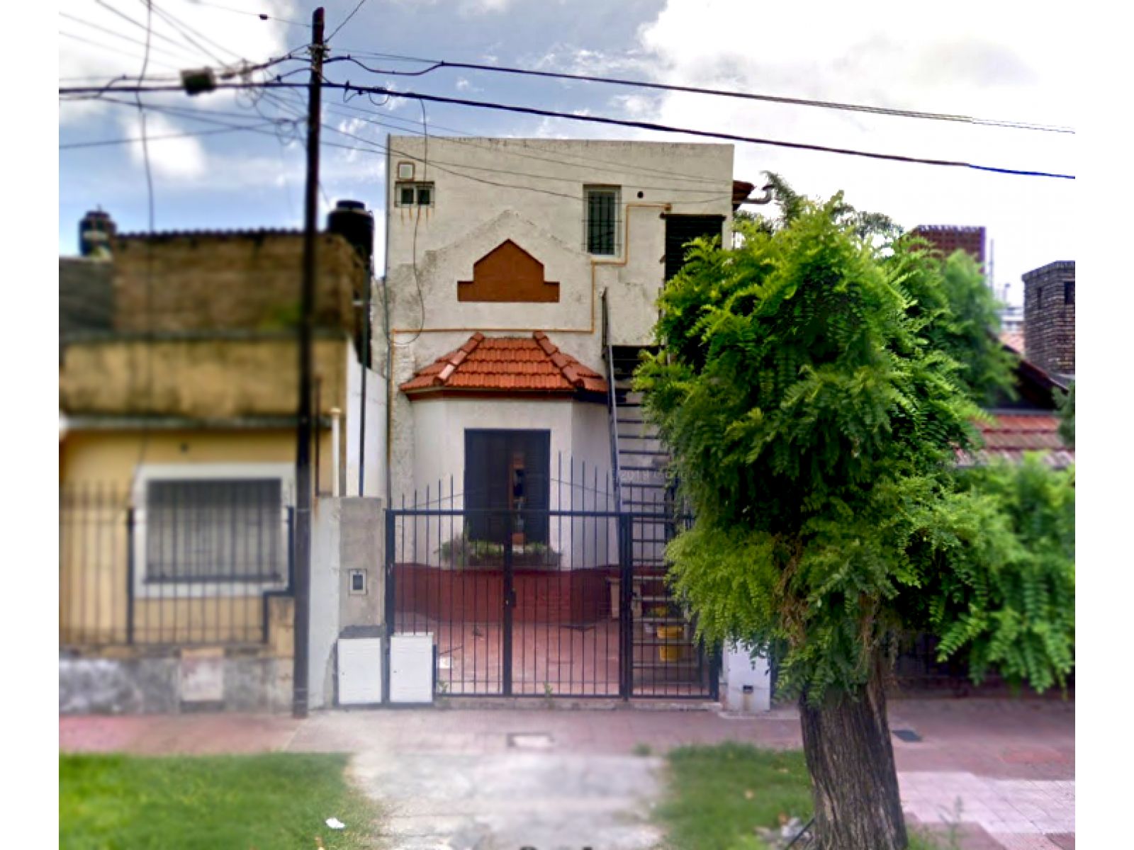 CASA EN VENTA AGRELO 2333 DE DOS DORMITORIO CON COCHERA Y PLANTA ALTA - 3