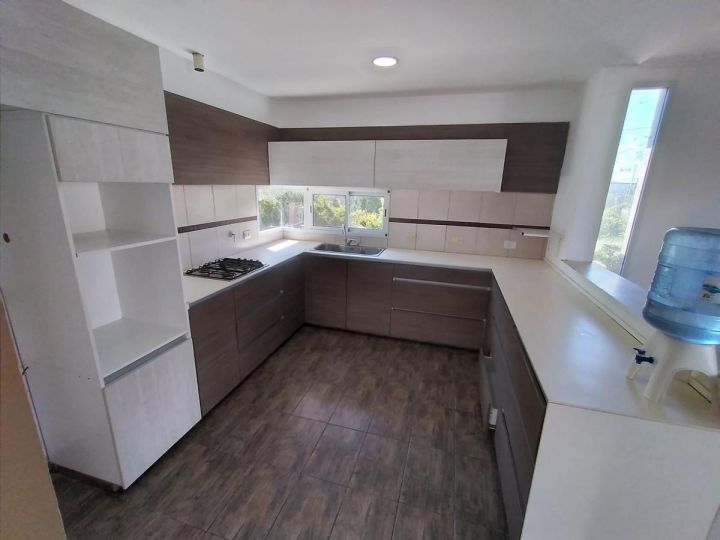 Casas - Funes - Venta