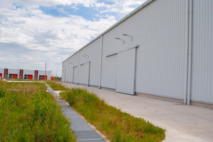 Galpones / Depósitos - Funes - Alquiler